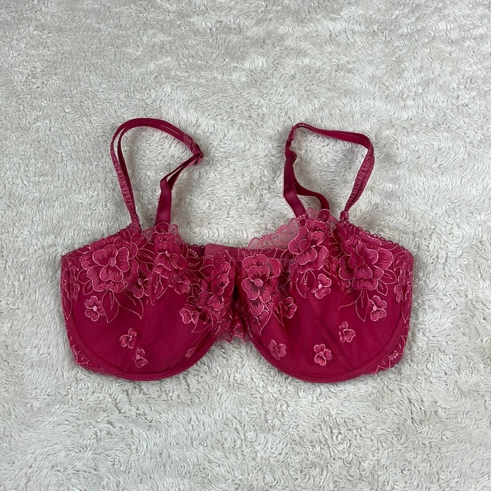 Victoria's Secret Pink Floral Lace Underwire Bra